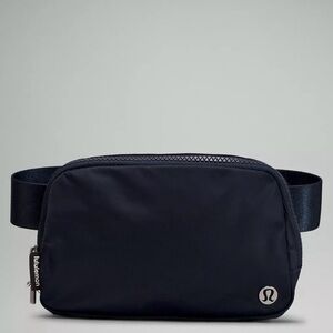 Lululemon Everywhere Belt Bag